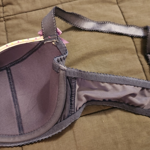 Curvy Kate Bra 38D US, triple hook, mesh back strap, pre-owned, Purple bows - Picture 9 of 13